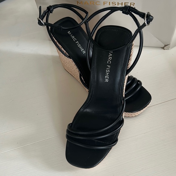 NEW IN BOX Marc Fisher Strappy Wedge Sandals - Picture 2 of 7